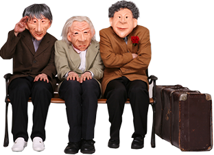 의자에 앉아있는 사람들 사진